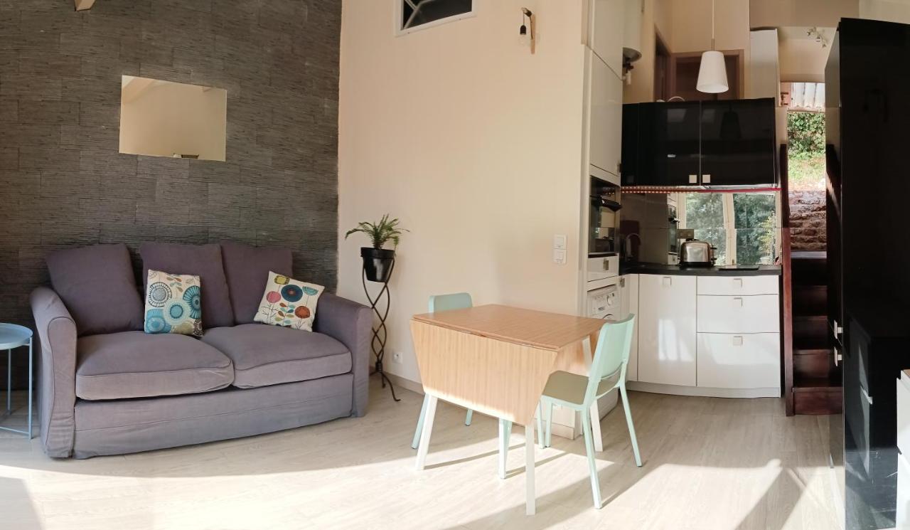 Petite Maison Au Calme - Piscine En Copropriete, Terrasse, Mer, Clim Vallauris Ngoại thất bức ảnh